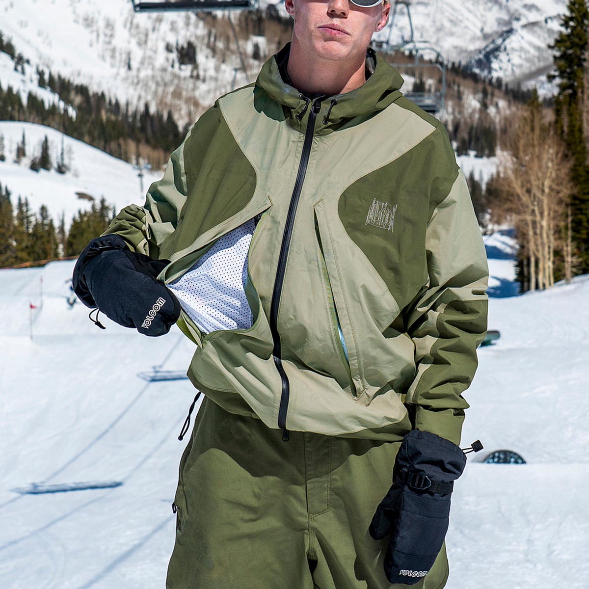 Volcom Feeltoogood Gore-tex 2024 Snowboard Jacket - Light Military image 4