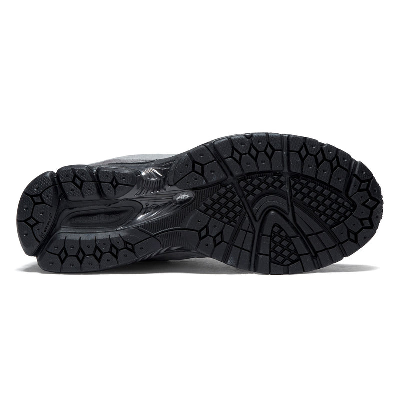 New Balance 2002R Shoes - Black/Silver Metallic