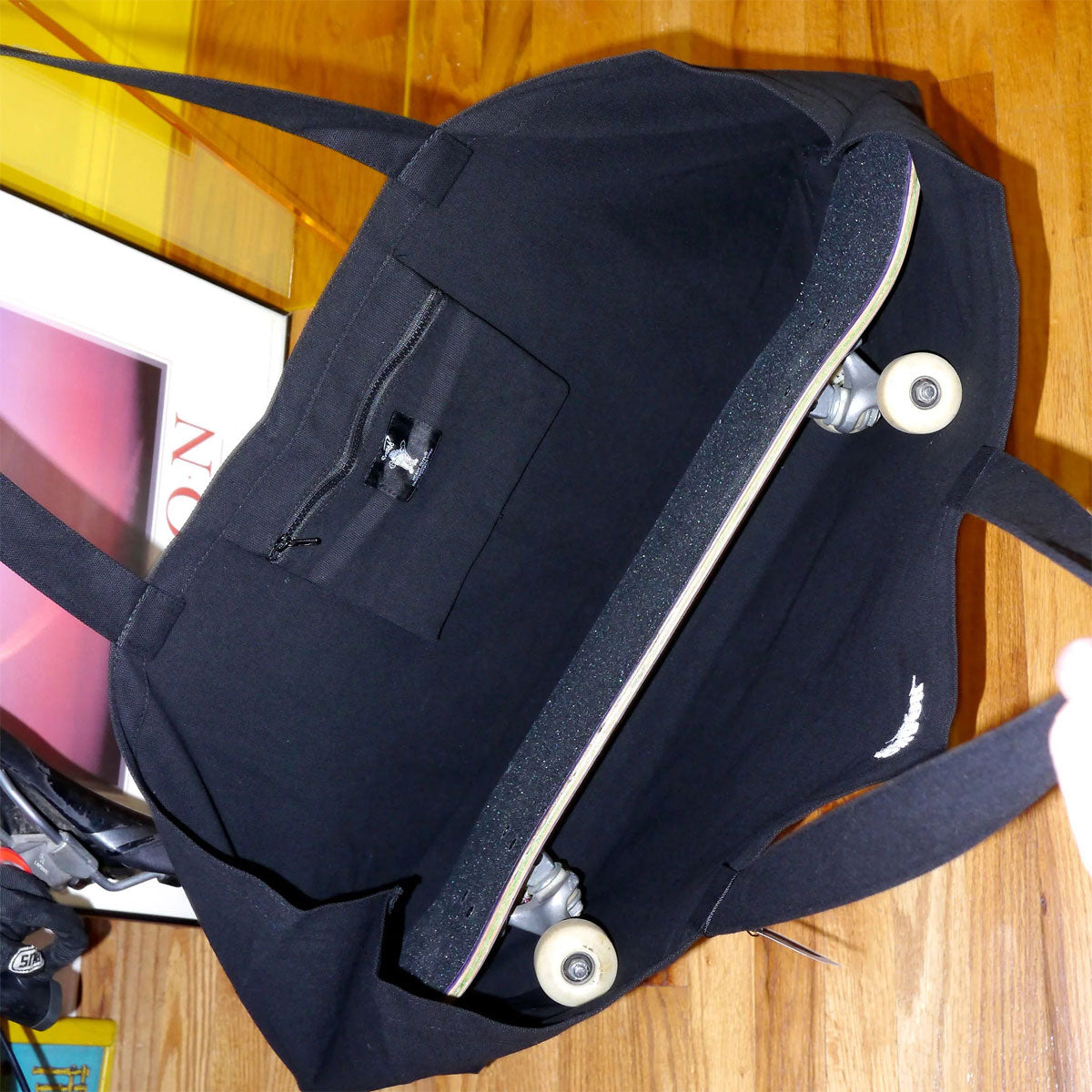 Snack XXXL Skate Tote - Black image 4