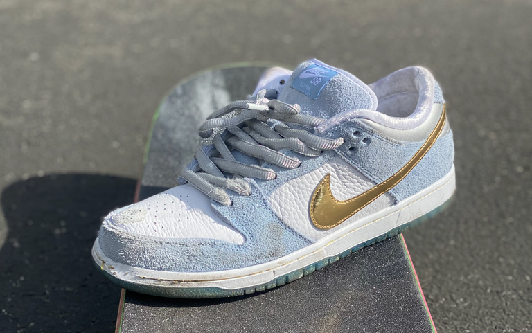 100 Kickflips In The Nike SB Dunk Low Holiday Special