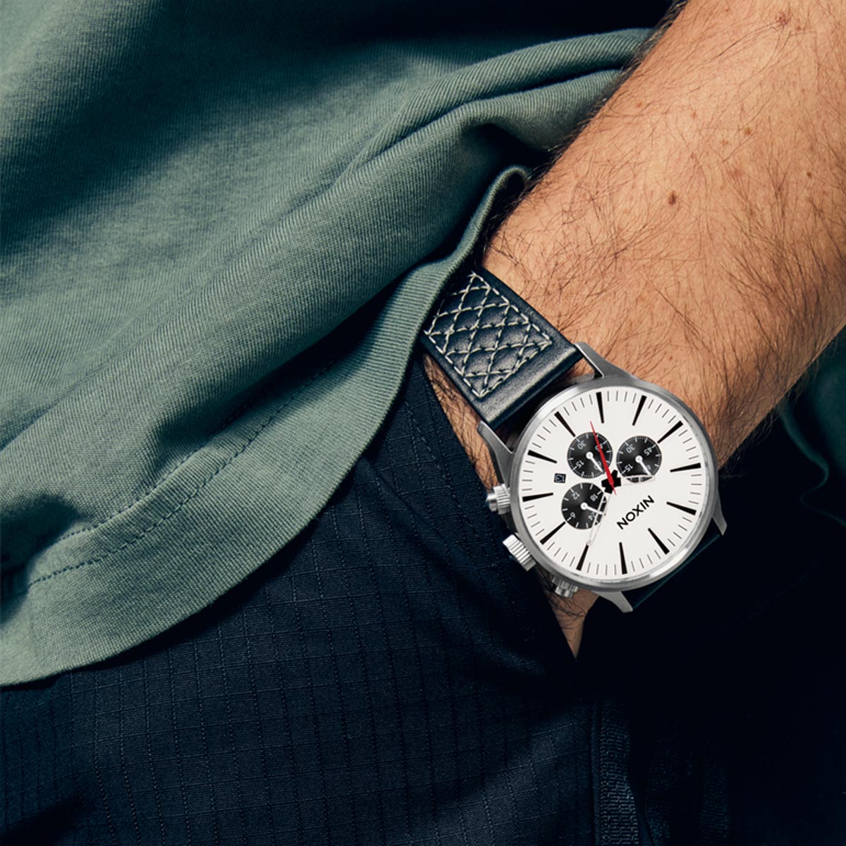 Nixon Sentry Chrono Leather Watch - Chrome/Cloud Sunray Nixon Sentry Chrono Leather Watch - Chrome/Cloud Sunray