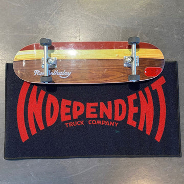 Independent Span Rug Black - Black/Red