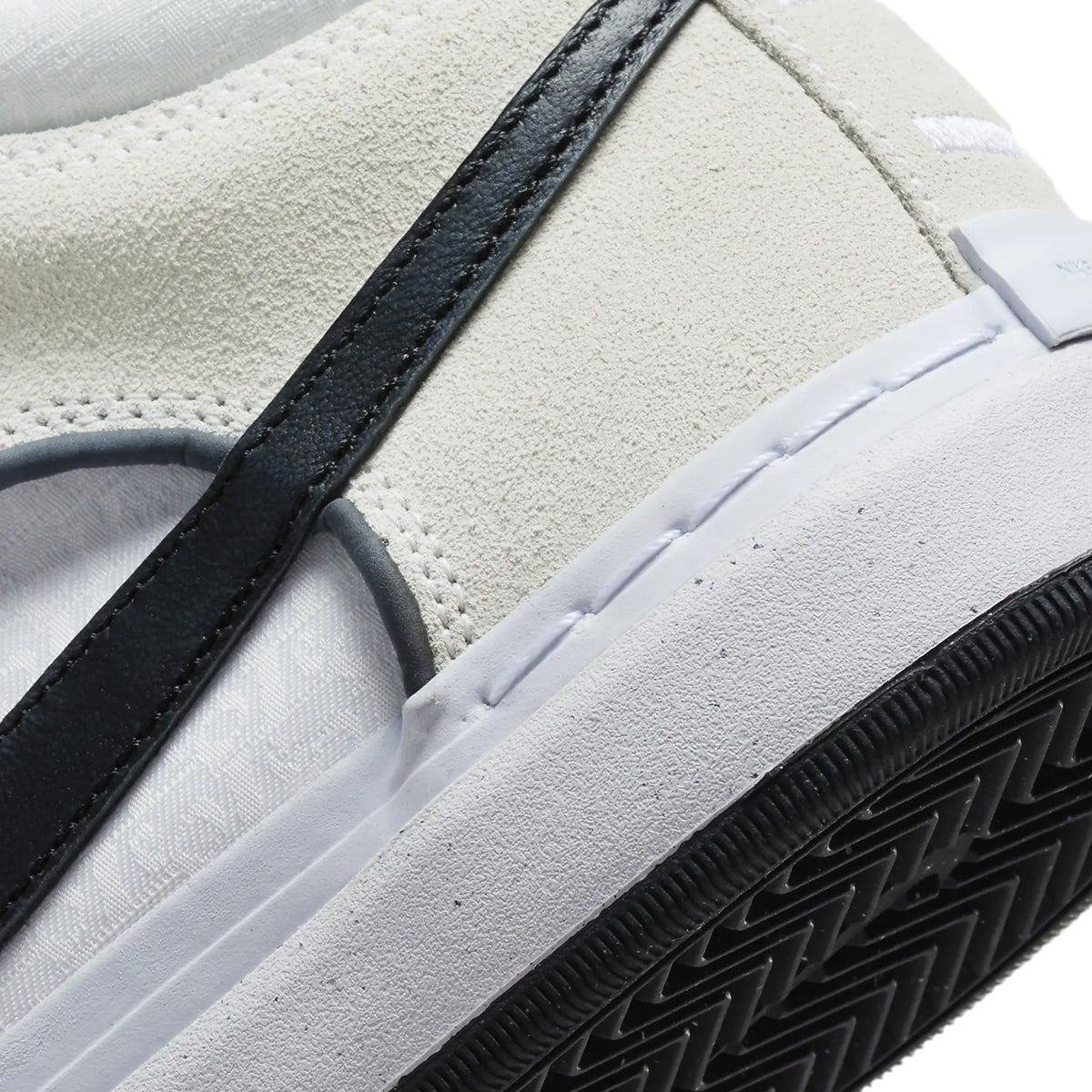Nike SB React Leo Shoes - White/Black – CCS