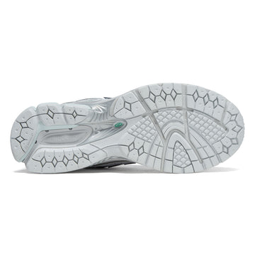 New Balance 1906R Shoes - White/Deep End