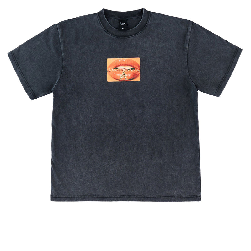 April Pendant T-Shirt - Vintage Black