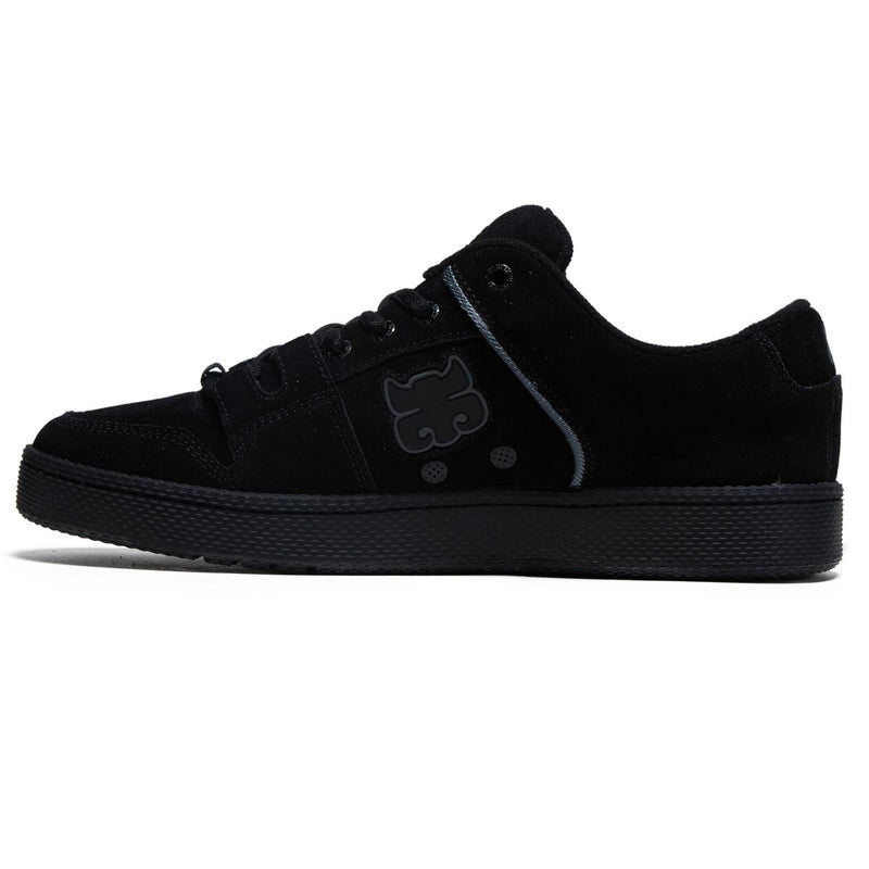 IPath Cricket Shoes - Black