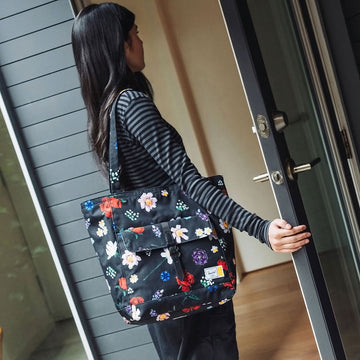 Herschel Supply x LEGO Retreat Tote Bag - Falling Florals