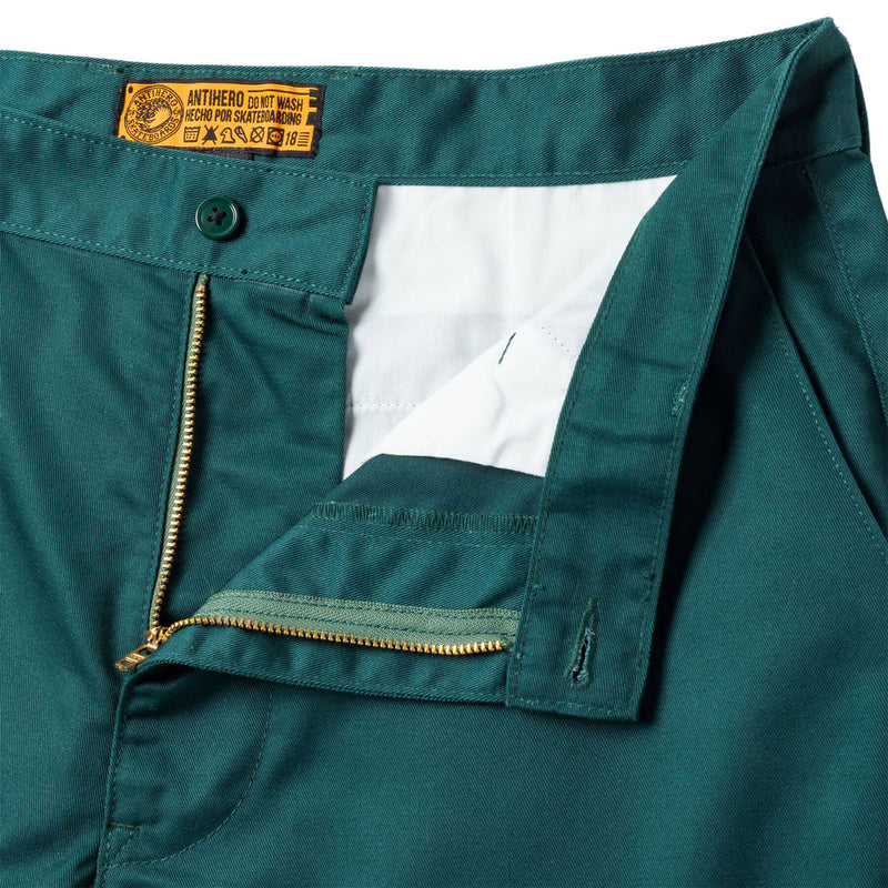 Anti-Hero Hecho Por Skate Shorts - Dark Green