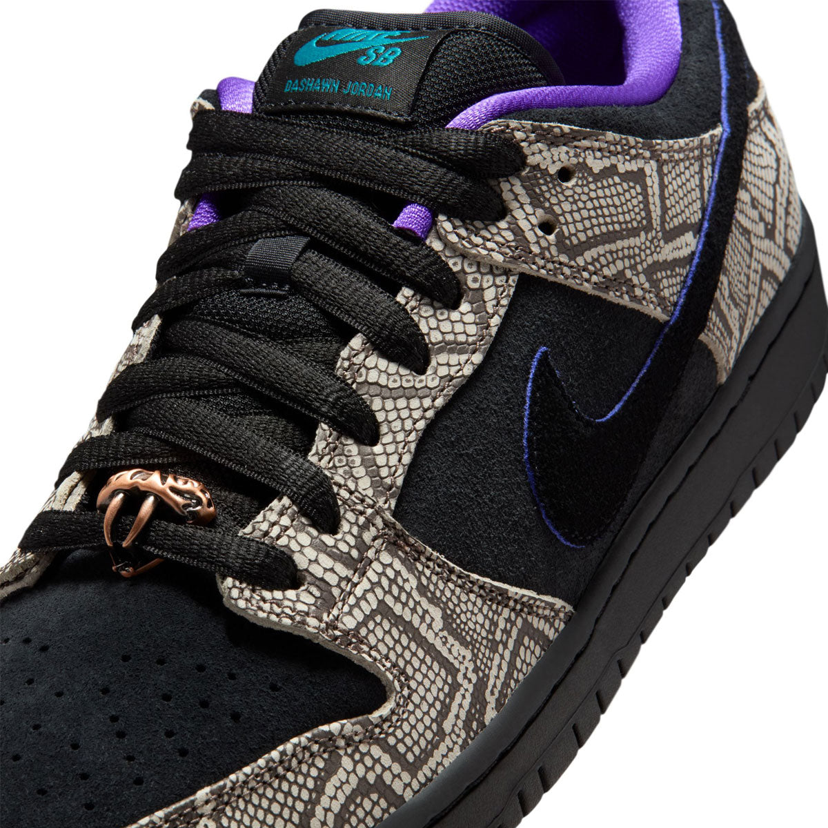 Nike SB Dunk Low Pro Shoes - String/Black/Bright Spruce/Fierce