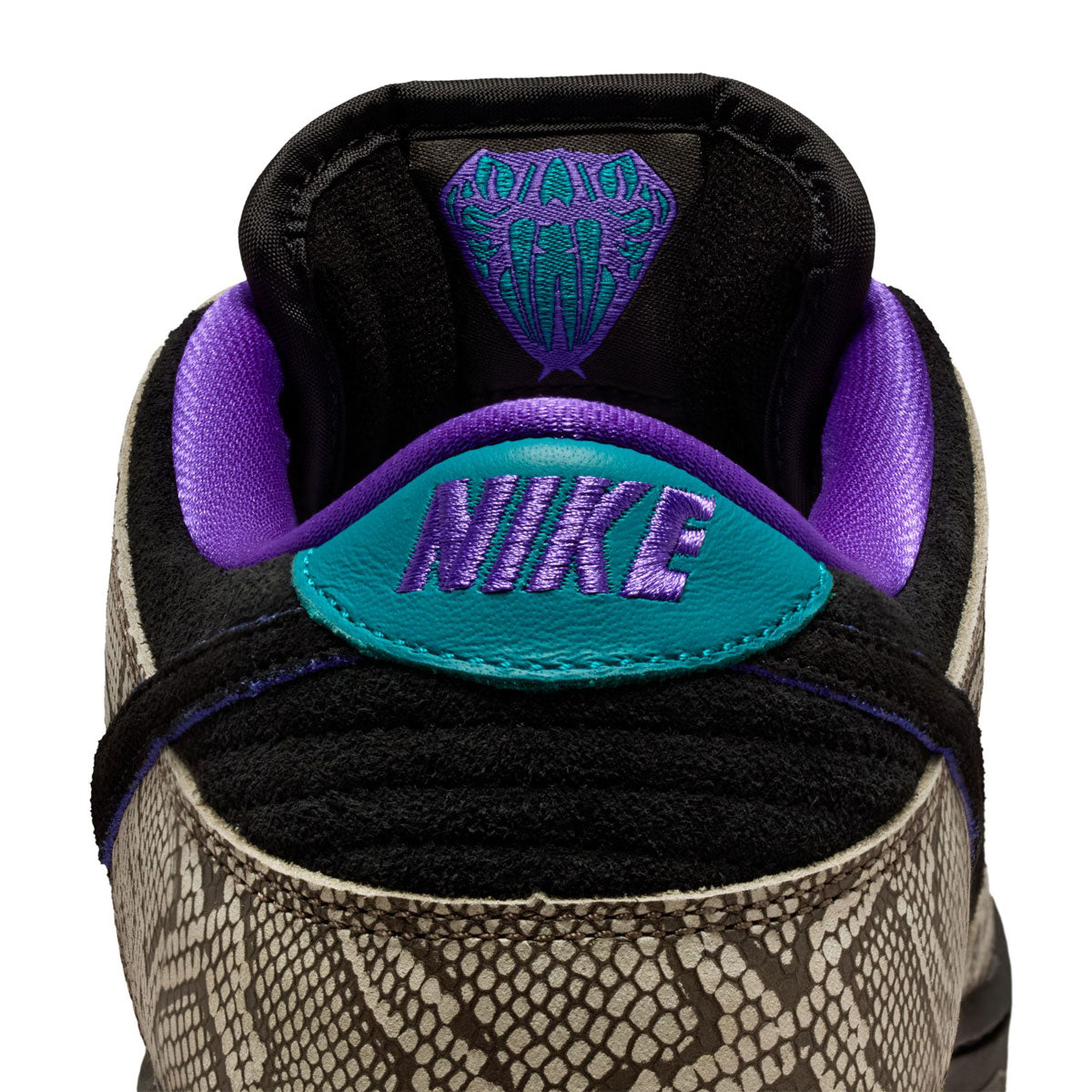 Nike SB Dunk Low Pro Shoes - String/Black/Bright Spruce/Fierce