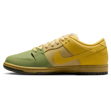 Nike SB Dunk Low Pro Shoes - Saffron Quartz/Saffron Quartz/Pear
