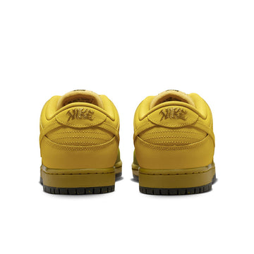 Nike SB Dunk Low Pro Shoes - Saffron Quartz/Saffron Quartz/Pear